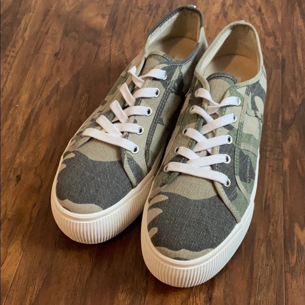 Steve Madden platform sneakers